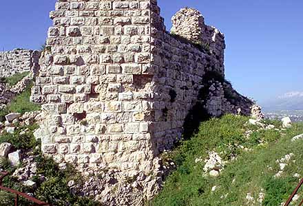 Beaufort Apron Wall